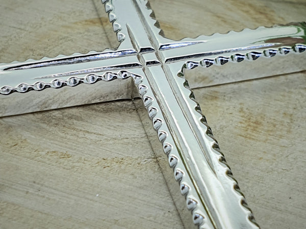 Anhänger Kreuz mit Doppel-Kreuz-Gravur groß