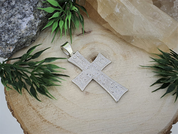 Anhänger Relief Kreuz Jesuskind