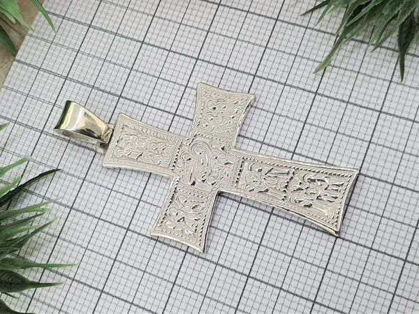 Anhänger Relief Kreuz Jesuskind