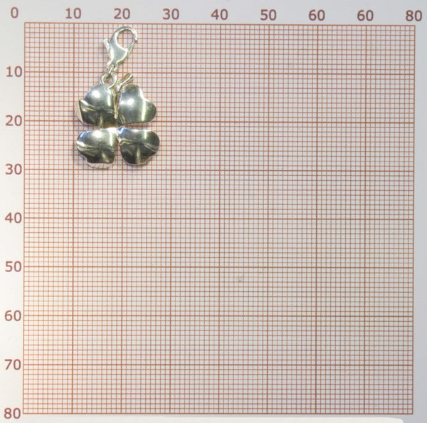 b10a Anhänger Glücksbringer vierblättriges Kleeblatt - Foto Grösse auf Millimeterpapier