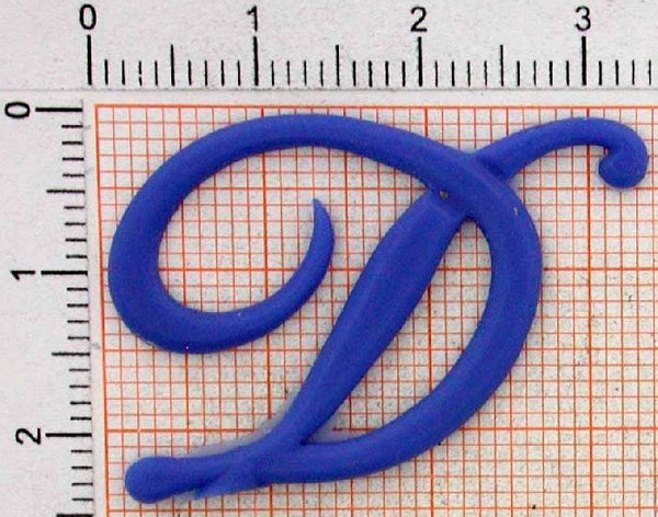 bu4b_0-4g Anhänger Buchstabe D - Foto Grösse auf Millimeterpapier