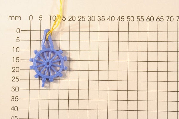 G0043_0-4g Anhänger Mühlrad - Foto Grösse auf Millimeterpapier