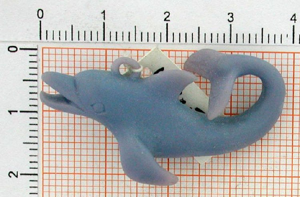 v245_1-7g Anhänger Delphin - Foto Grösse auf Millimeterpapier